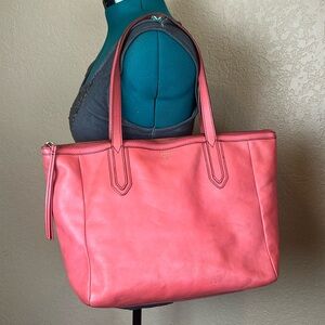 Fossil Sydney shopper leather tote Shoulder bag. Pink coral color